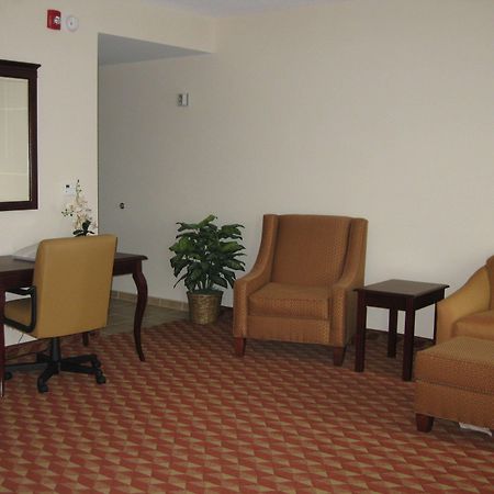 Hampton Inn Kingsland Beltér fotó